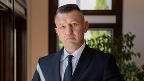 Co miesiąc dostaje 12 kopert. Dzięki nim jest ustawiony do końca życia