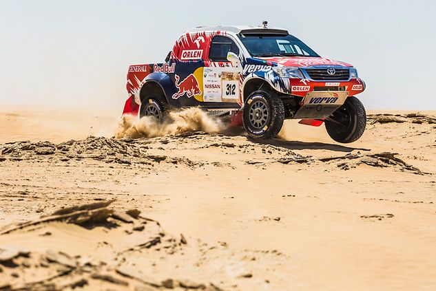 Adam Małysz podczas niedzielnej rywalizacji w Abu Dhabi Desert Challenge / fot. malysz.pl