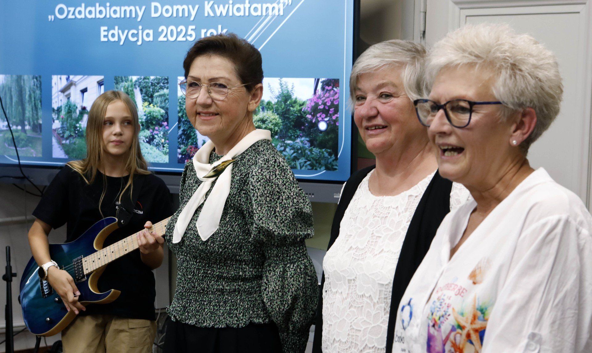 Jury konkursu &#34;&#34;Ozdabiamy Domy Kwiatami&#34;