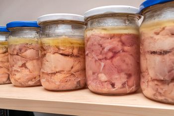 W PRL-u hit każdej imprezy, dziś mało kto je. Bomba kolagenowa