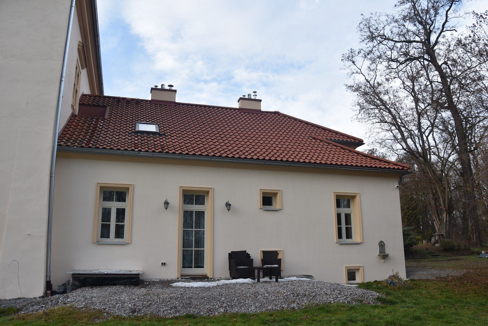 Dwór w Jakubowicach został uratowany przed zniszczeniem