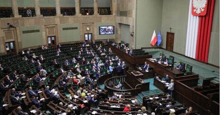 Koronawirus w Senacie. Piotr Zgorzelski: niektórzy parlamentarzyści uważają, że epidemia to ściema