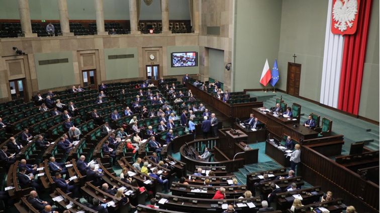 Koronawirus w Senacie. Piotr Zgorzelski: niektórzy parlamentarzyści uważają, że epidemia to ściema