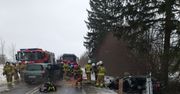 Tragedia na DW 513. 1 osoba nie żyje, wielu rannych