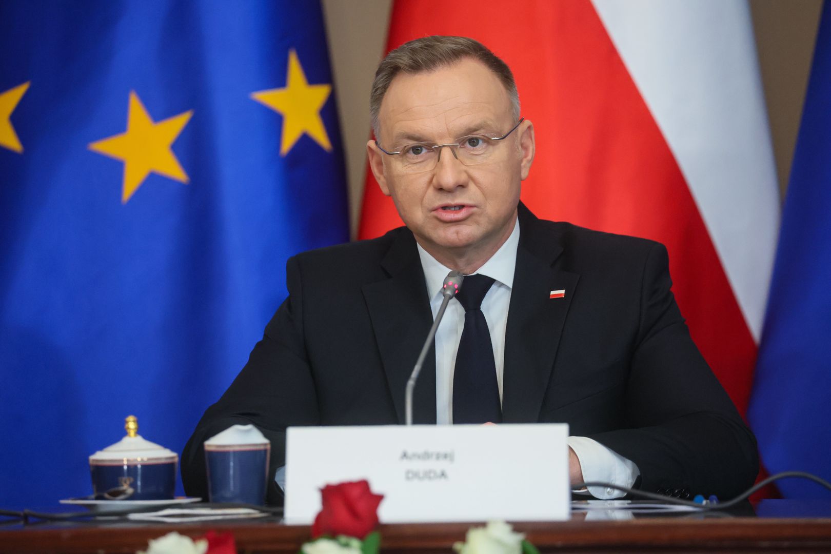 Andrzej Duda
Warszawa, 08.07.2024. Prezydent RP Andrzej Duda przed posiedzeniem Rady Bezpiecze�stwa Narodowego w Belwederze w Warszawie, 8 bm. Posiedzenie odbywa si� przed wylotem polskiej delegacji na Szczyt NATO w Waszyngtonie. (mr) PAP/Leszek Szyma�ski
Leszek Szyma�ski
polityk, polityk polityka, polityka, posiedzenie, Rada Bezpiecze�stwa Narodowego, Rady Bezpiecze�stwa Narodowego, RBN, spotkanie
