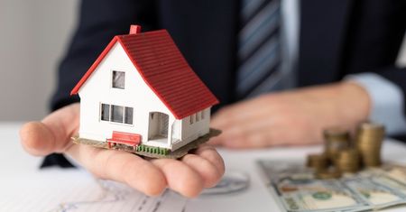 Polacy coraz chętniej biorą kredyty. Królują hipoteki