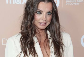 Wskoczyła w skórzane spodnie. Ale patrzcie, co dobrała na górę