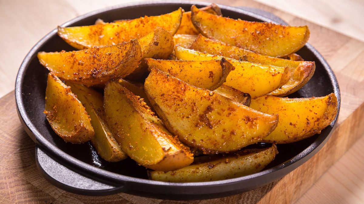 Te ziemniaczki nie mają sobie równych. Przed pieczeniem nacieram je specjalną marynatą