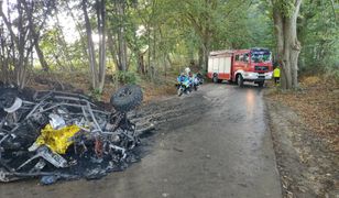 Buggy stanął w ogniu. Kierowca i pasażer nie żyją