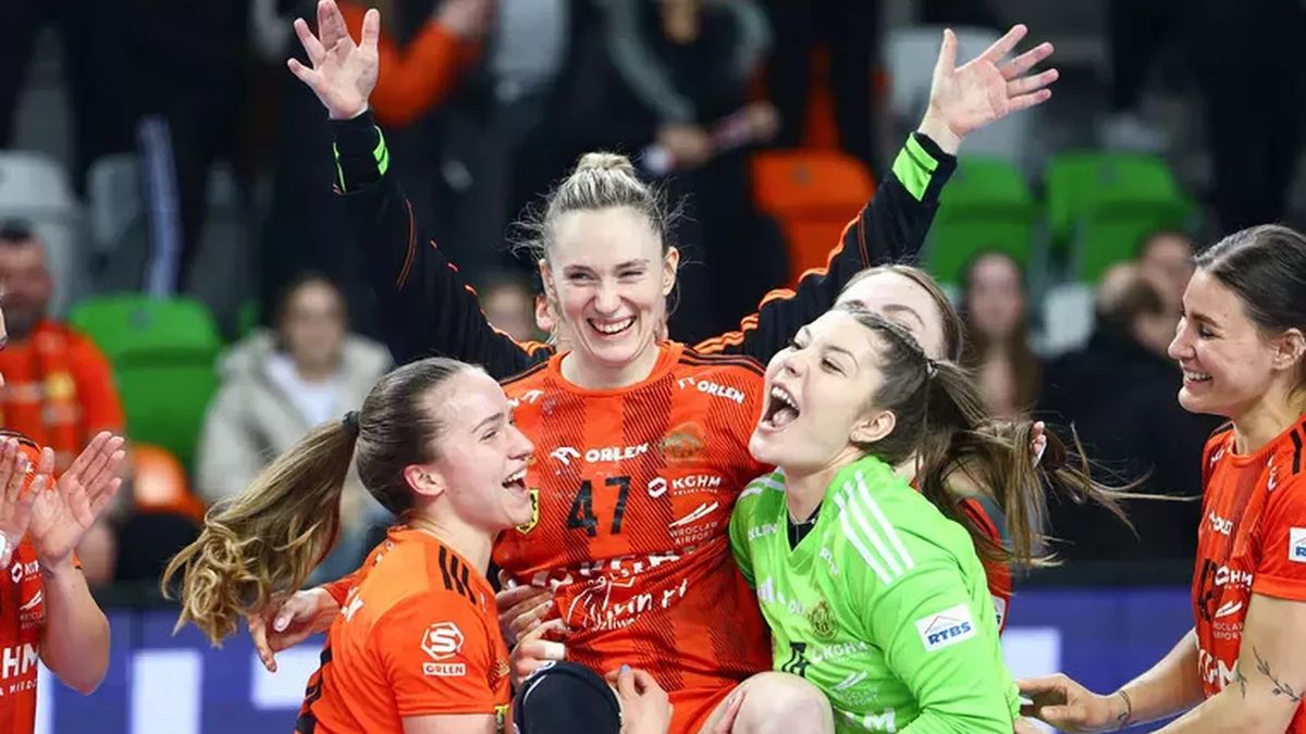 Materiały prasowe / KGHM MKS Zagłębie Lubin / Na zdjęciu: Daria Przywara, Karolina Kochaniak-Sala i Barbara Zima