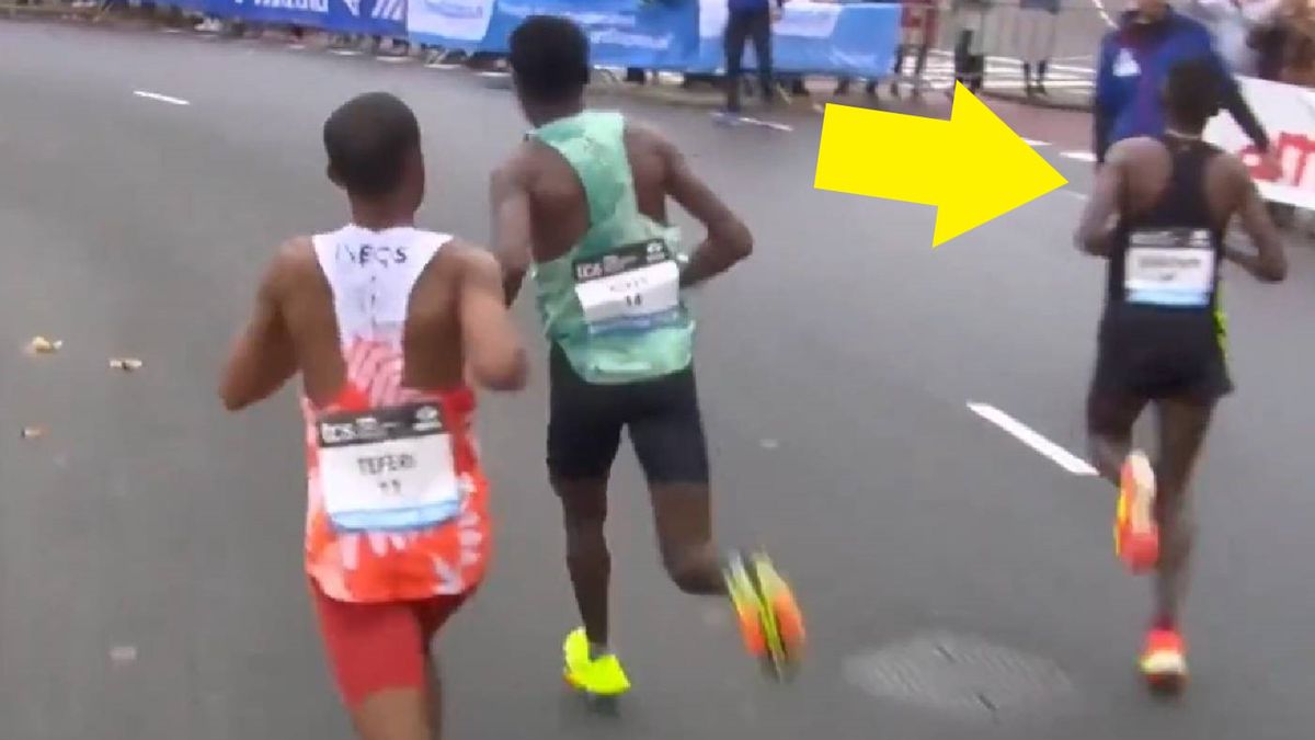 Twitter / Eurosport / Tsegaye Getachew myli trasę podczas maratonu w Amsterdamie