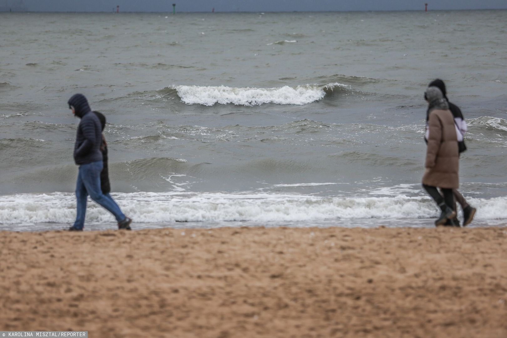Sztormowa pogoda nad morzem
26.02.2023 Gdansk Brzezno.  Opady sniegu i silny wiatr  nad morzem.   Fot. Karolina Misztal/REPORTER
Karolina Misztal/REPORTER