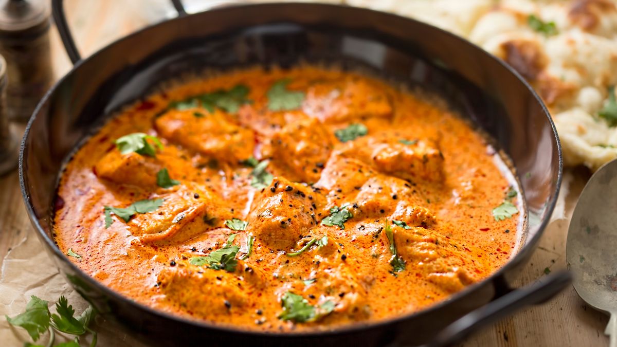 Kurczak w sosie curry ze śmietana