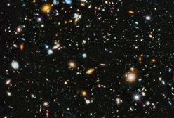 Kolorowy obraz odległego Wszechświata uzyskany przez Teleskop Hubble'a