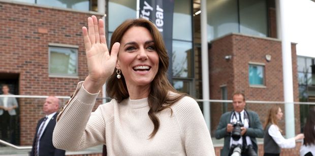 Kate Middleton przebywa z rodziną "poza domem". Królewscy pracownicy ujawnili, co się dzieje w Pałacu