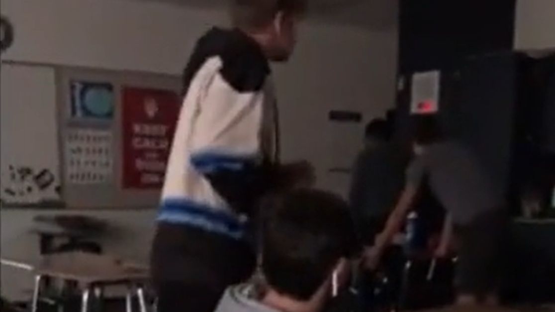 Opublikowano nagranie z klasy, w której zabarykadowali się uczniowie 
