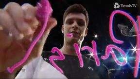 Tym gestem rozkochał publiczność. Tylko spójrz, co Hurkacz napisał na kamerze