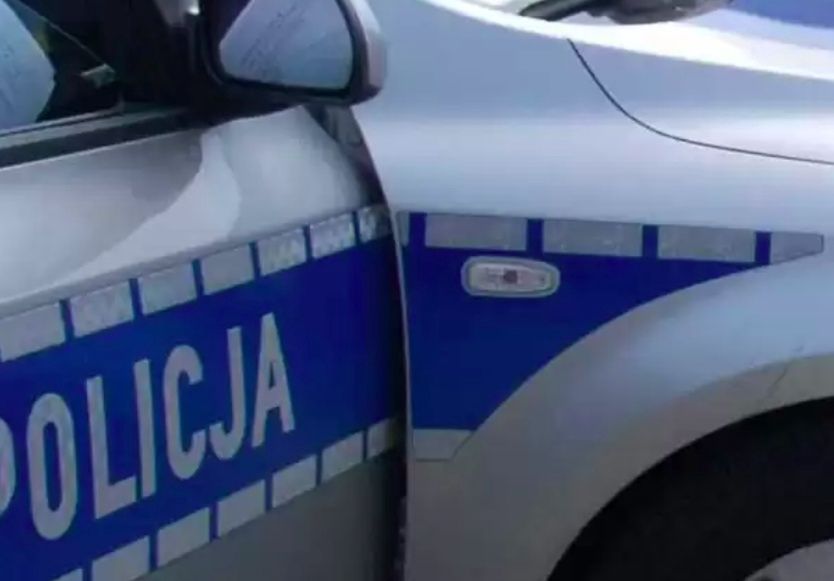Warszawa. Policja unieszkodliwiła na Woli pijanego nożownika. Groził kobiecie
