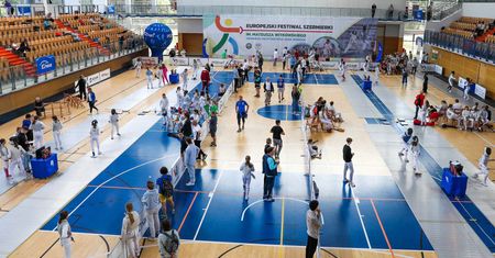 Z floretami przez granice. XVIII Europejski Festiwal Szermierki w Poznaniu – sport, pamięć i wielkie emocje
