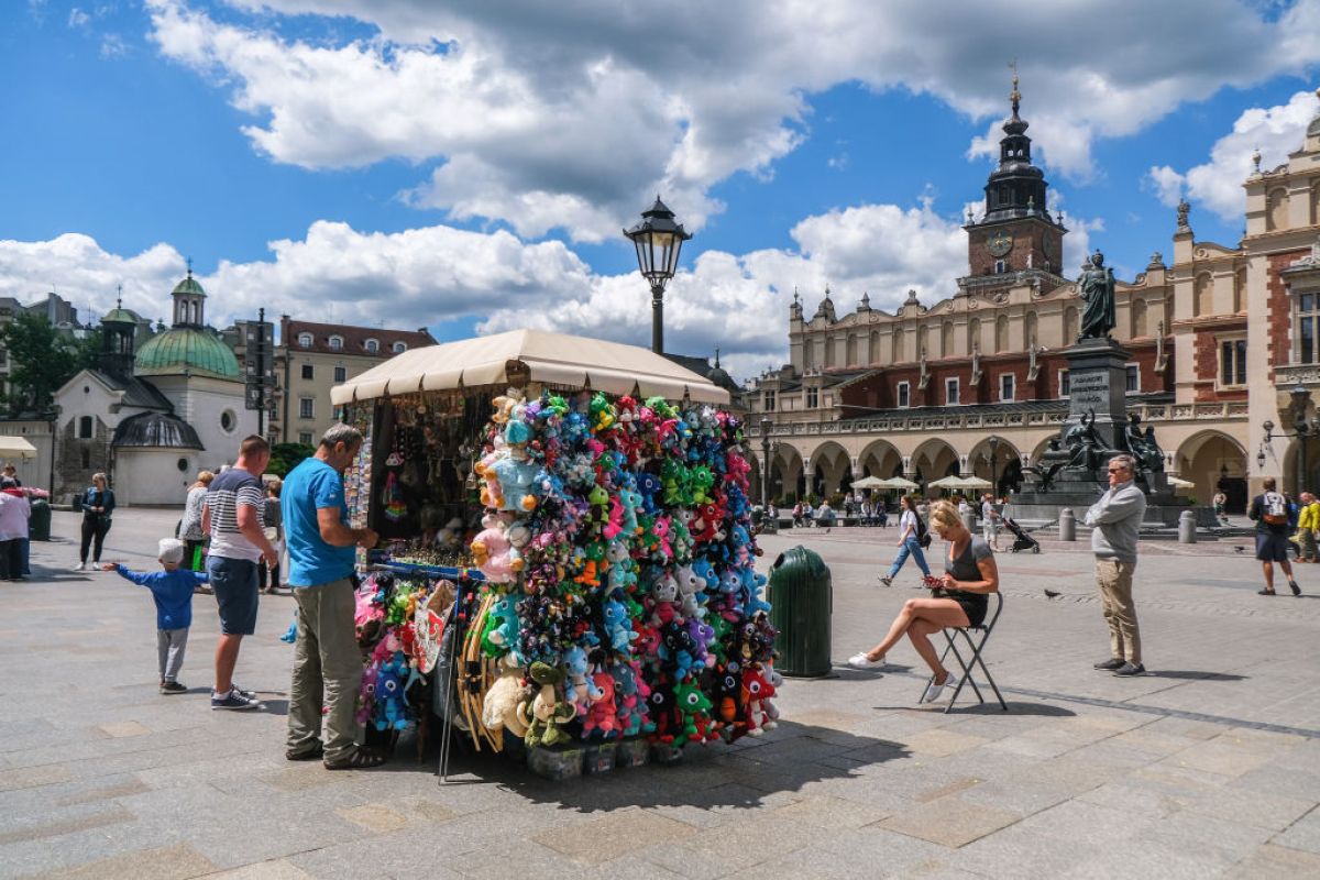 Pluszowe krakowskie smoki od lat cieszą się popularnością