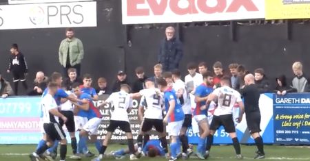 Potężna bójka podczas meczu. "Absolutna hańba"