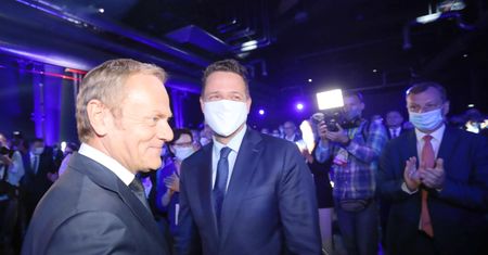 Donald Tusk o rządach PiS:  parodia dyktatury