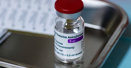 AstraZeneca. Większość Niemców za szczepionką