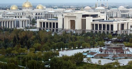 Stolica Turkmenistanu prawie cała z marmuru. Trafiła do Księgi Rekordów Guinessa