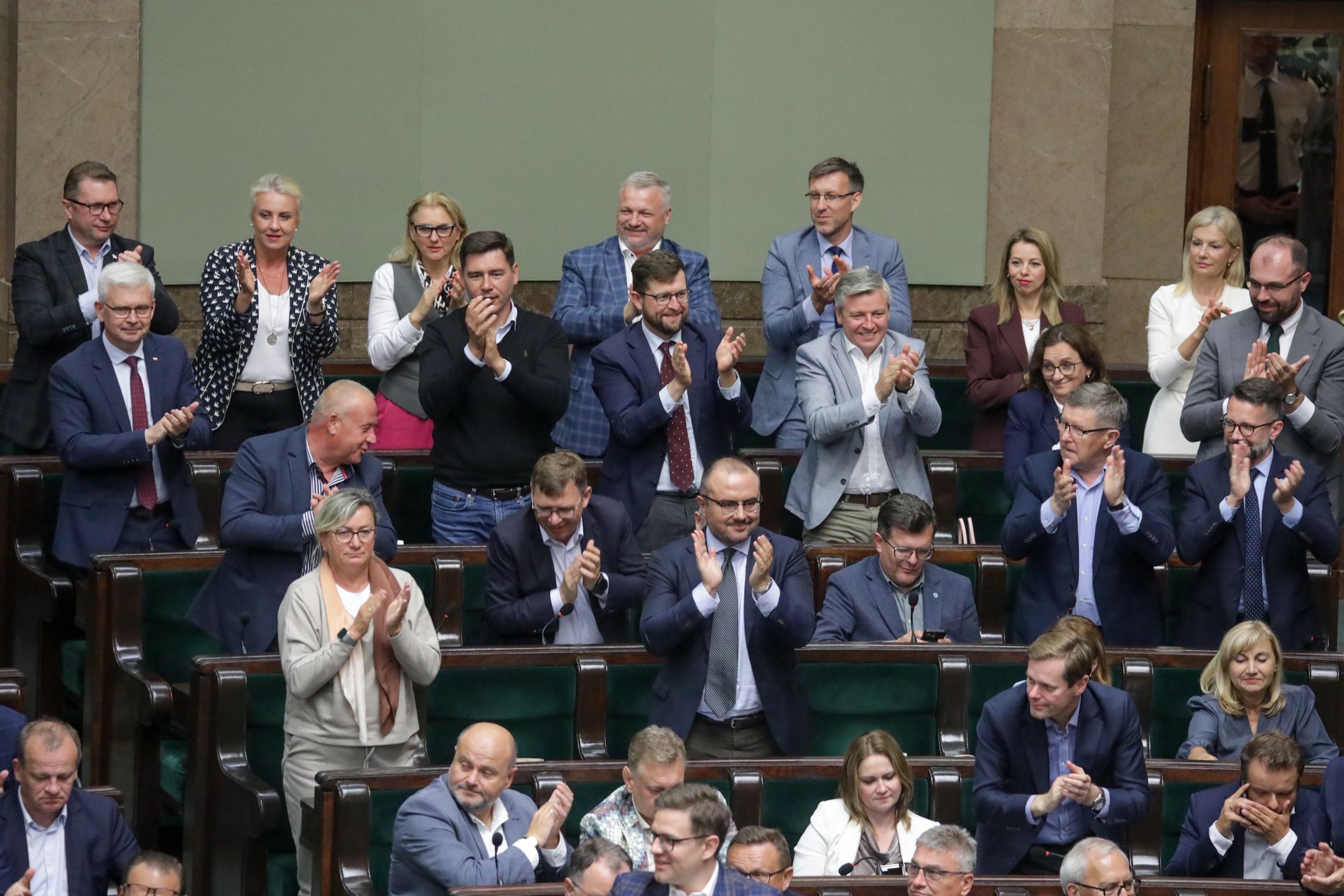 Posłowie PiS na sali plenarnej Sejmu