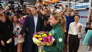 Chwalińska powitana w Warszawie. Czekały na nią tłumy