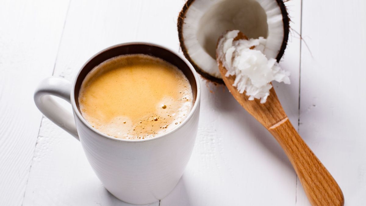 kawa z olejem kokosowym