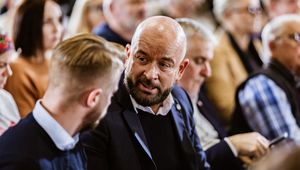 Prezydent Wrocławia odniósł się do pensji w Śląsku. "Mnie to nie podnieca"