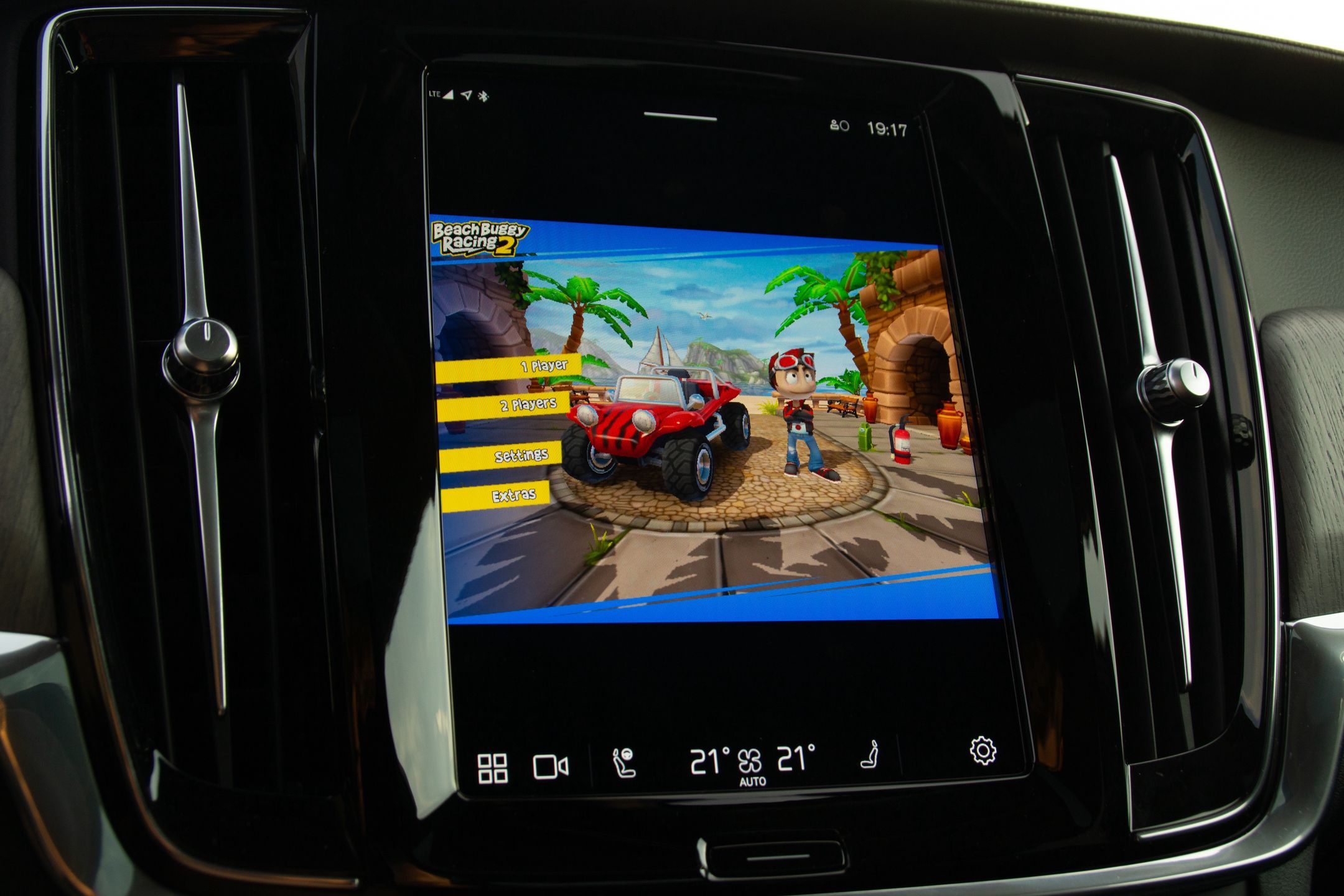 Volvo S90 T8