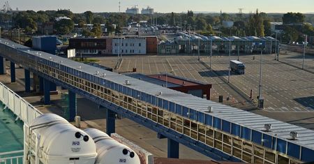 Terminal LNG. Zgoda na przyjęcie pierwszej dostawy