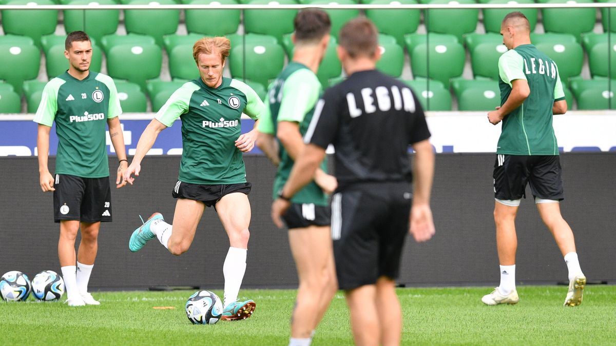 PAP / Radek Pietruszka / Na zdjęciu: zawodnicy Legii Warszawa podczas treningu