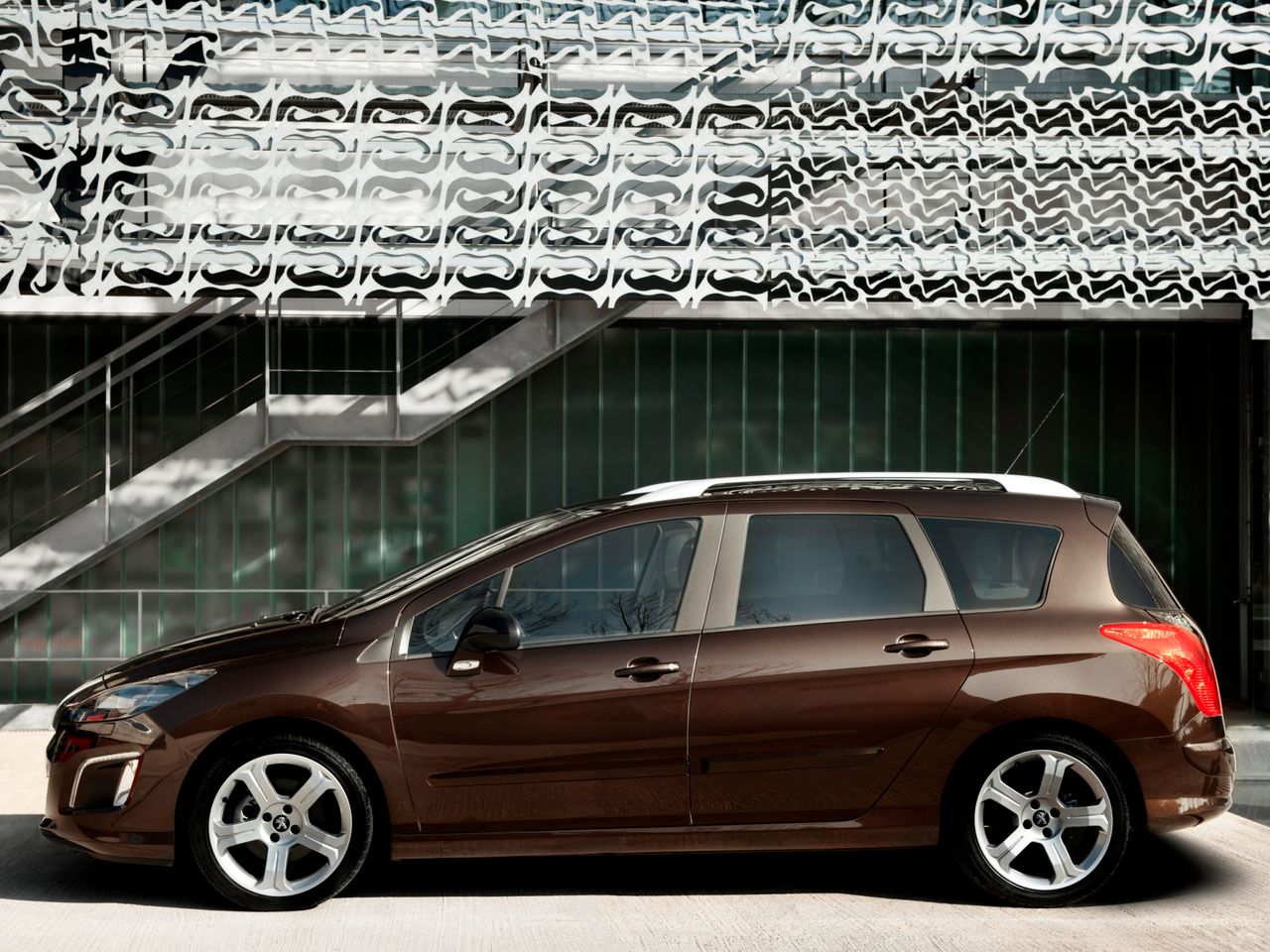 2011 - 2014 Peugeot 308 SW