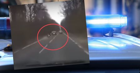 Samochód osobowy zderzył się z motocyklem. Jest nagranie z wypadku