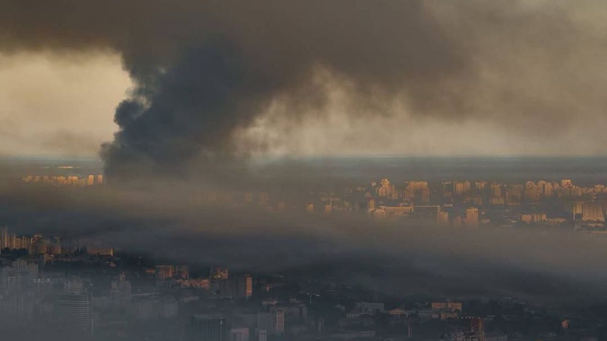 Kijów w dymie po nocnych atakach Rosji