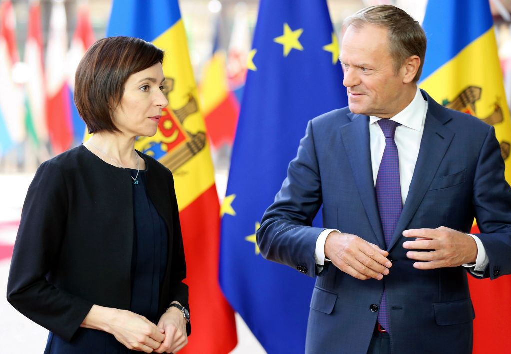 donald tusk, mołdawia Obecna prezydentka Mołdawii wychodzi na prowadzenie. Tusk komentuje