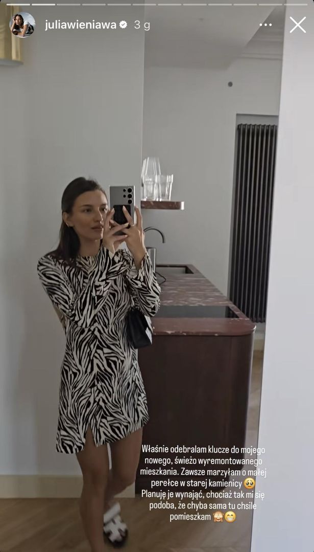 Julia Wieniawa w sukience w zeberkę 