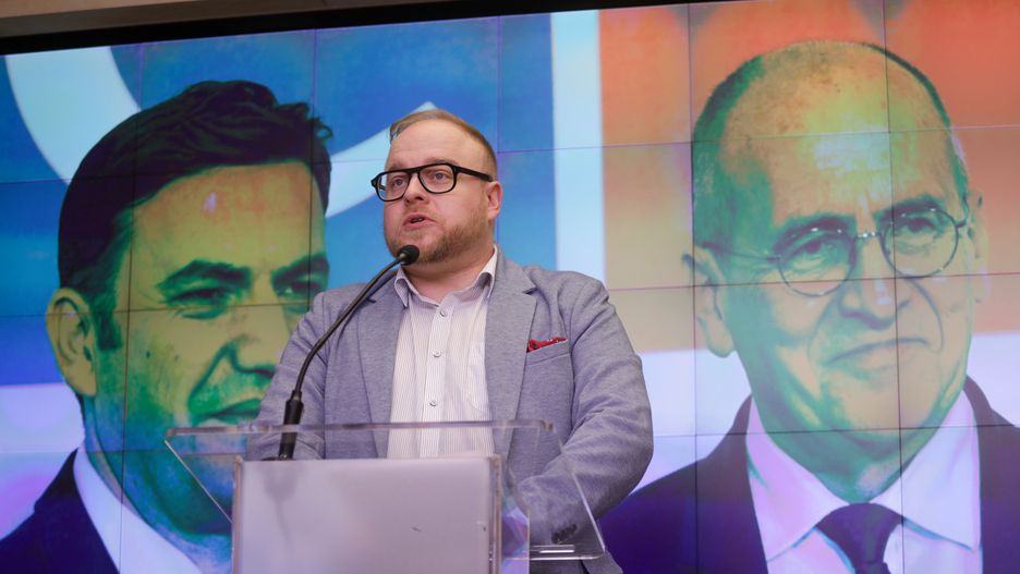 Były rzecznik MSZ Łukasz Jasina walczy o przywrócenie do pracy po zwolnieniu przez resort zarządzany przez Zbigniewa Raua
