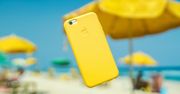 Twój smartfon nie lubi się ze słońcem. Jak dbać o niego latem?