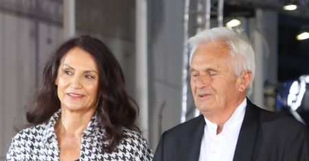 Mąż Małgorzaty Pieczyńskiej nie chce wrócić do Polski. Poszło o politykę. "Tego nie może znieść"