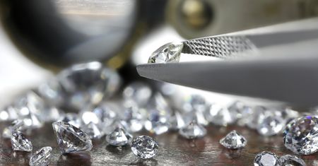 Członkowie grupy przestępczej zatrzymani. W tle diamenty za 5,5 mln zł