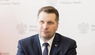 Przemysław Czarnek atakuje Donalda Tuska. "Niech się edukuje i pouczy trochę"