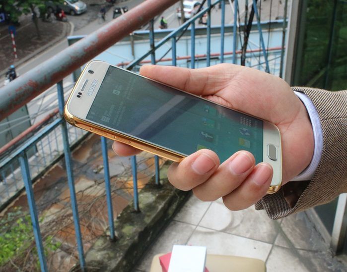 Możesz już kupić Galaxy S6 i S6 edge w obudowach z 24-karatowego złota