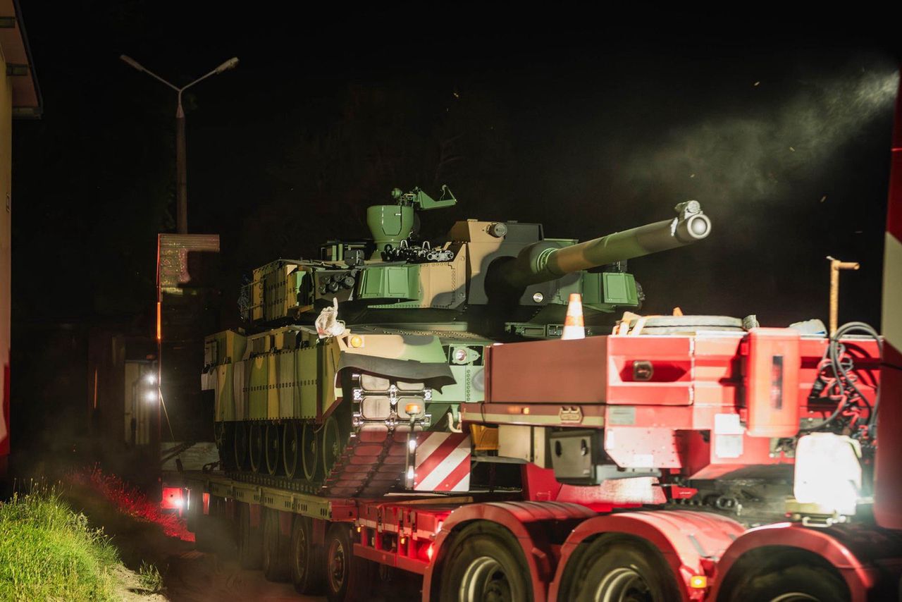 Dostawa K2 do Polski zakończona. 180 czołgów nad Wisłą