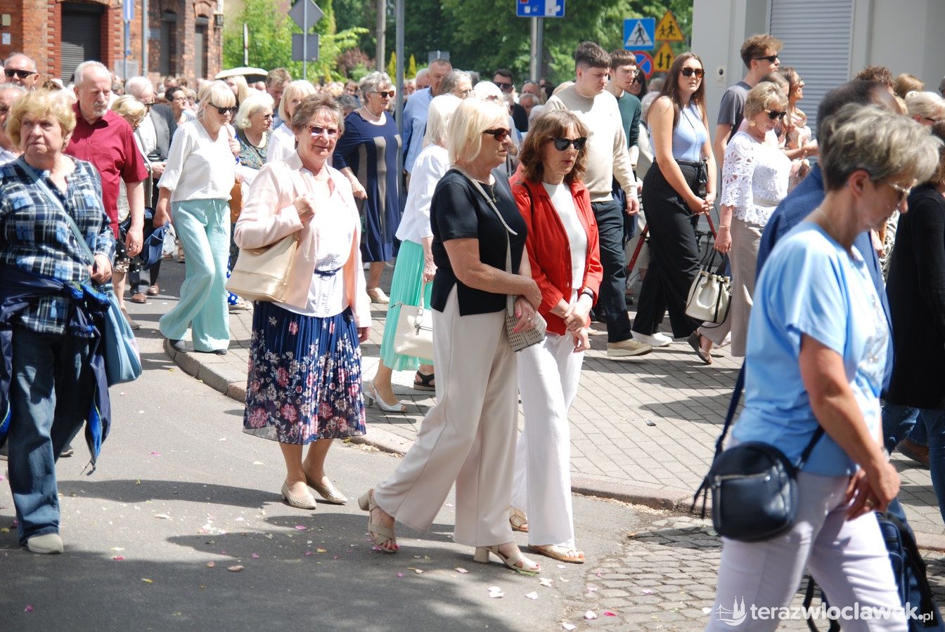 Miejska procesja Bożego Ciała przeszła ulicami Włocławka