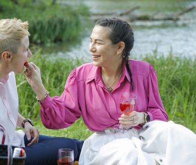 Krystyna Kamińska z żoną Agnieszką na pikniku w warszawskim parku