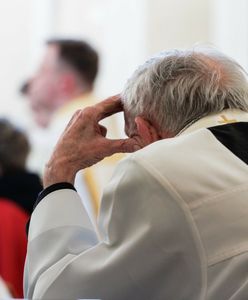 Modlili się różańcem. Skandal w woj. podlaskim z proboszczem